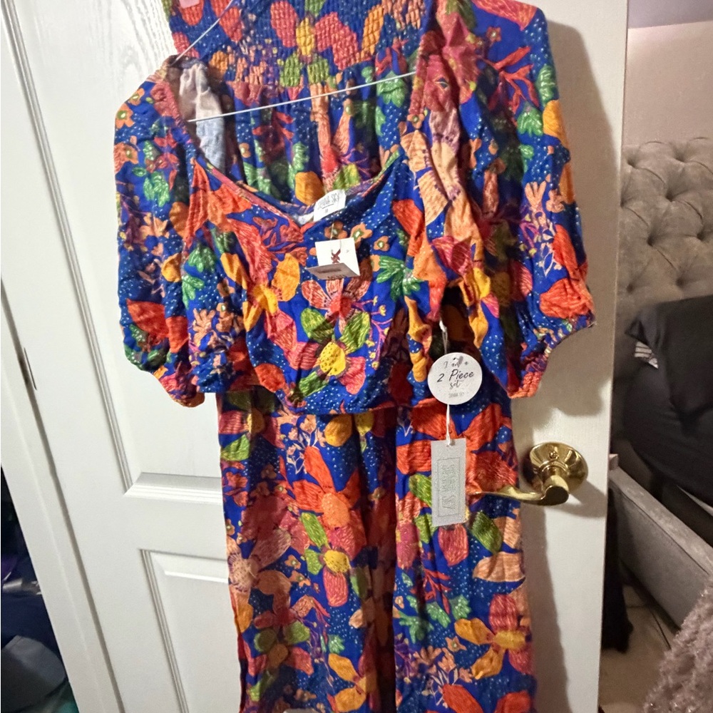 New w/tags Sienna Sky Vibrant Blue and Orange Fabric top & pants set size medium